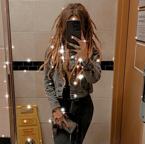 Meet your Posher, Faith - Picture 1 of 1